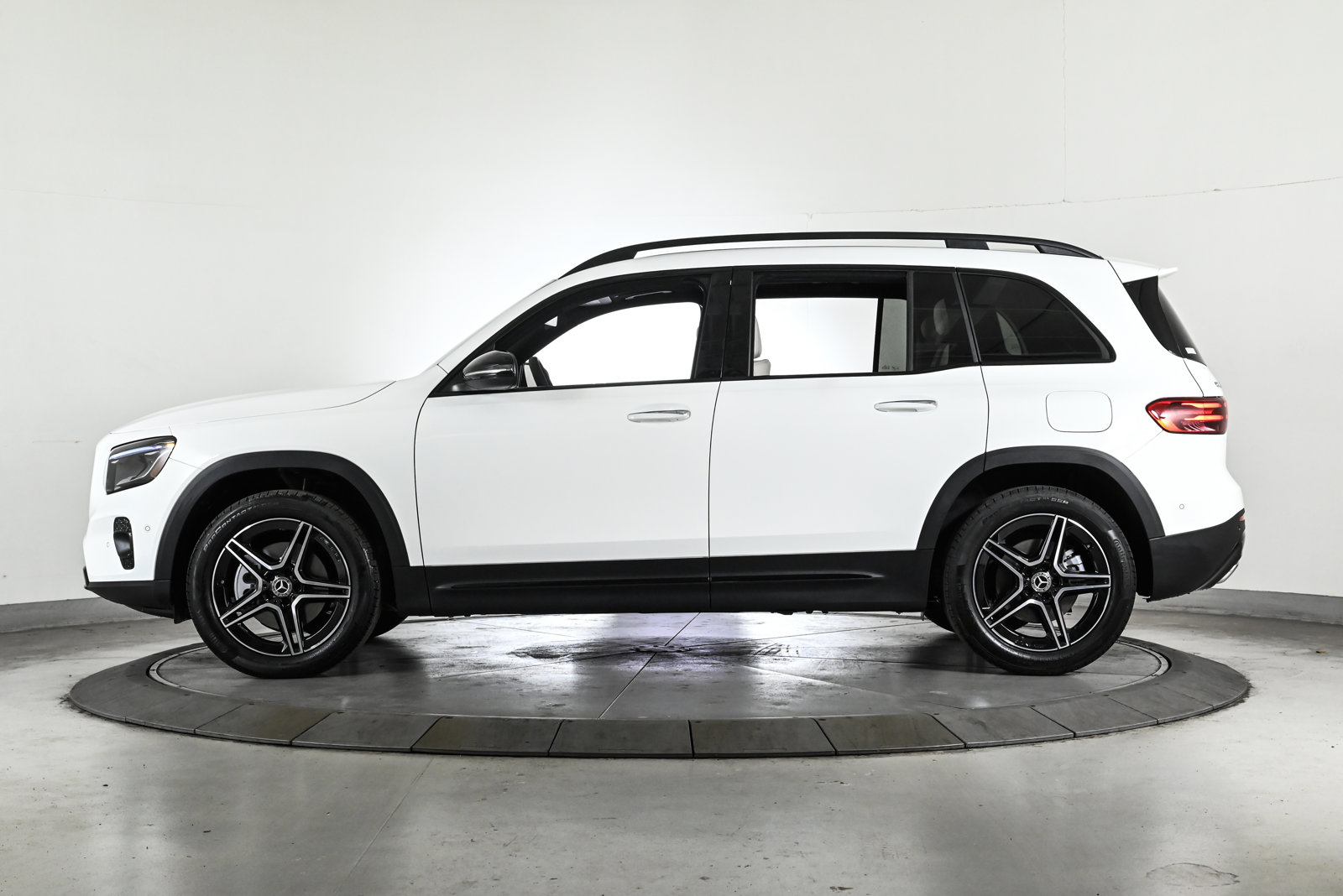 2026 MERCEDES-BENZ GLB-CLASS - Image 9