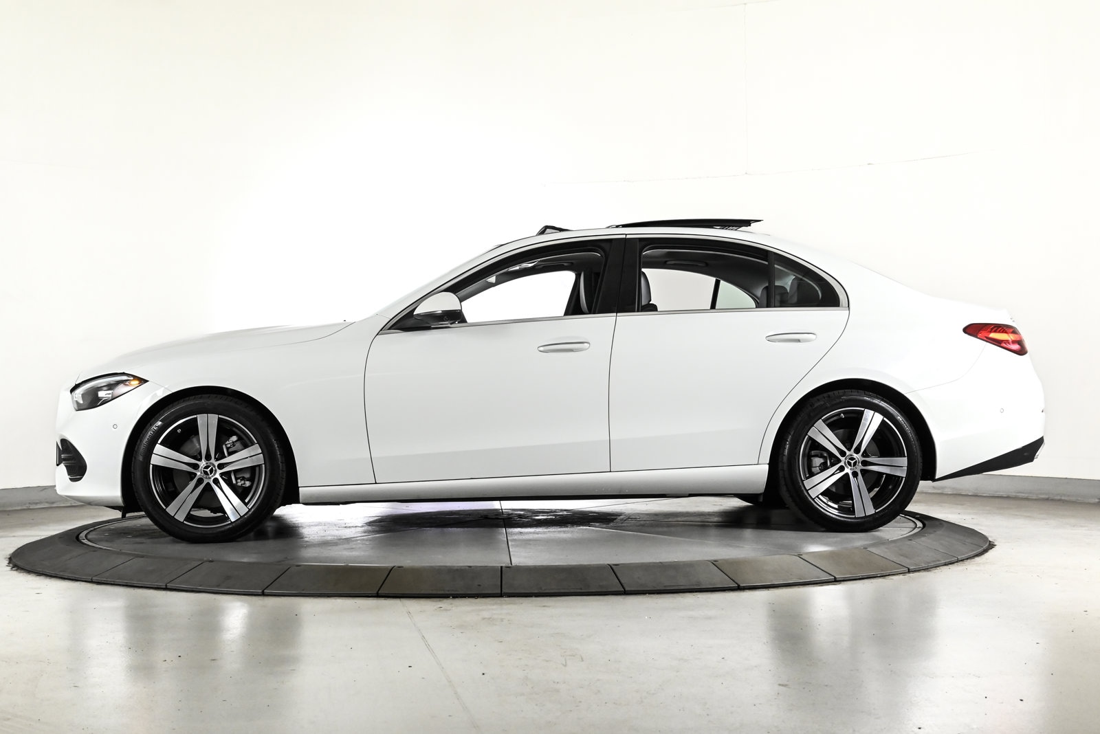 2025 MERCEDES-BENZ C-CLASS - Image 9