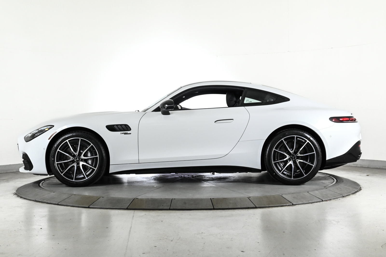 2026 MERCEDES-BENZ AMG GT - Image 9