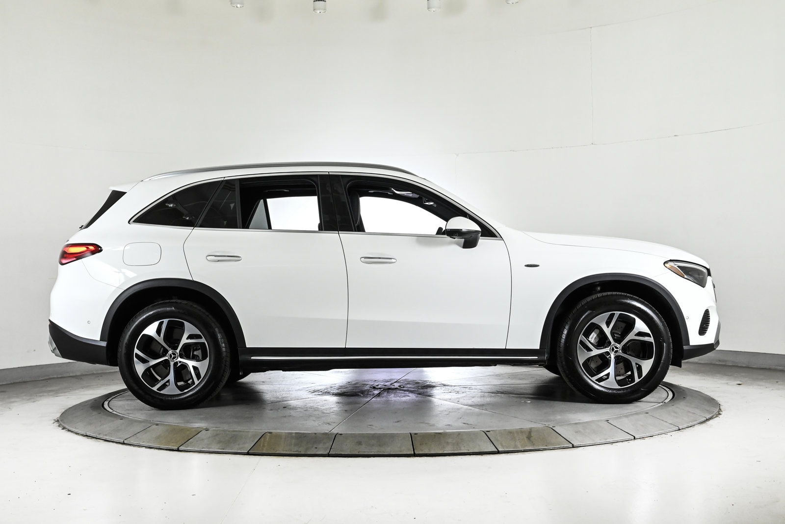 2025 MERCEDES-BENZ GLC-CLASS - Image 4