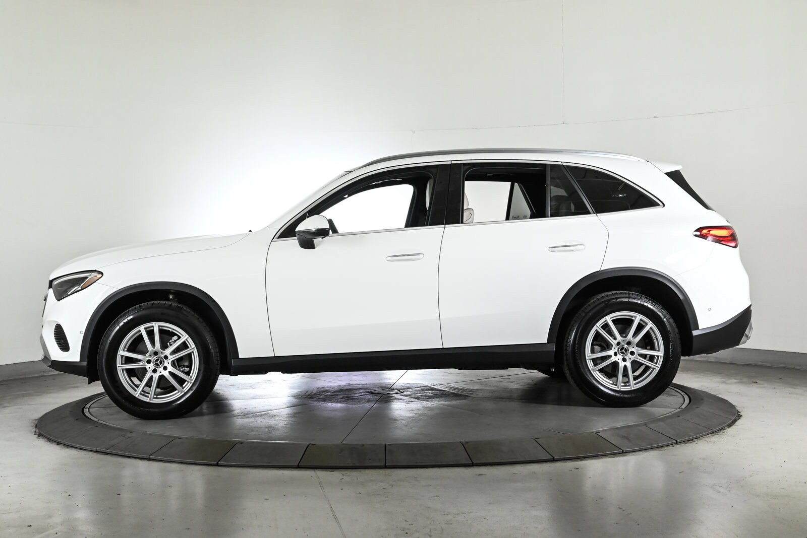 2025 MERCEDES-BENZ GLC-CLASS - Image 9