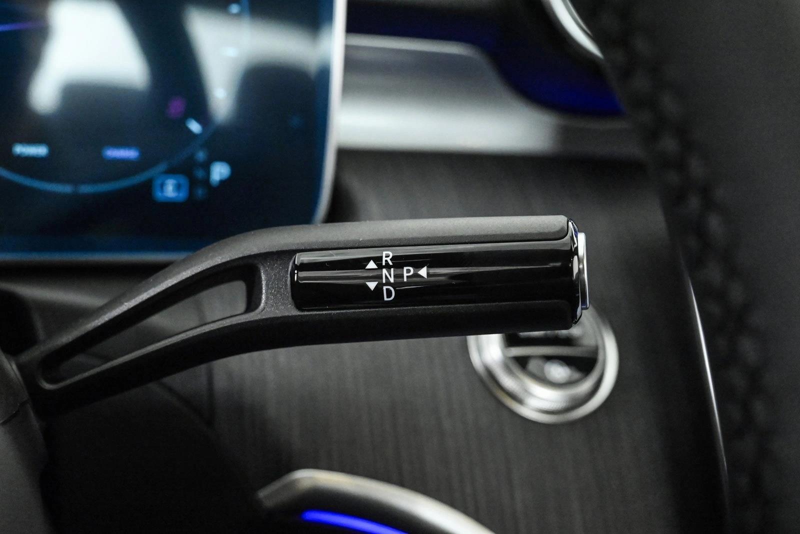 2025 MERCEDES-BENZ C-CLASS - Image 12