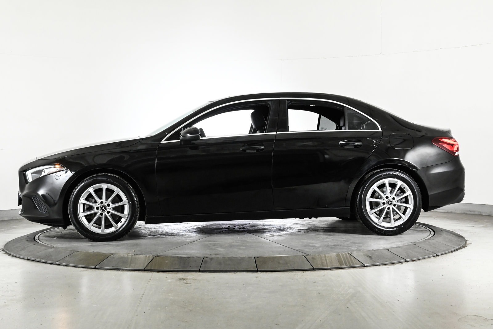 2019 MERCEDES-BENZ A-CLASS - Image 9