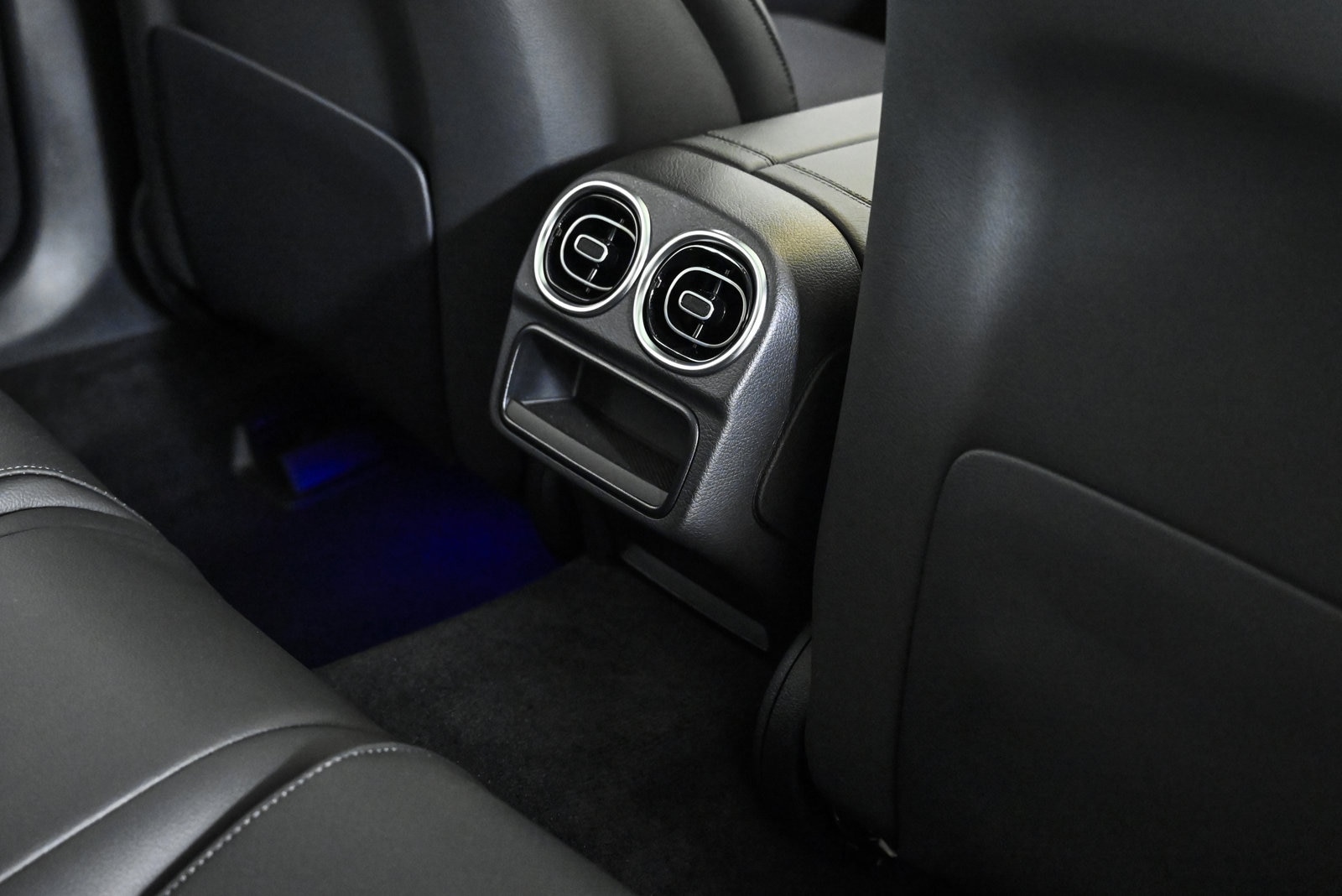 2025 MERCEDES-BENZ C-CLASS - Image 19