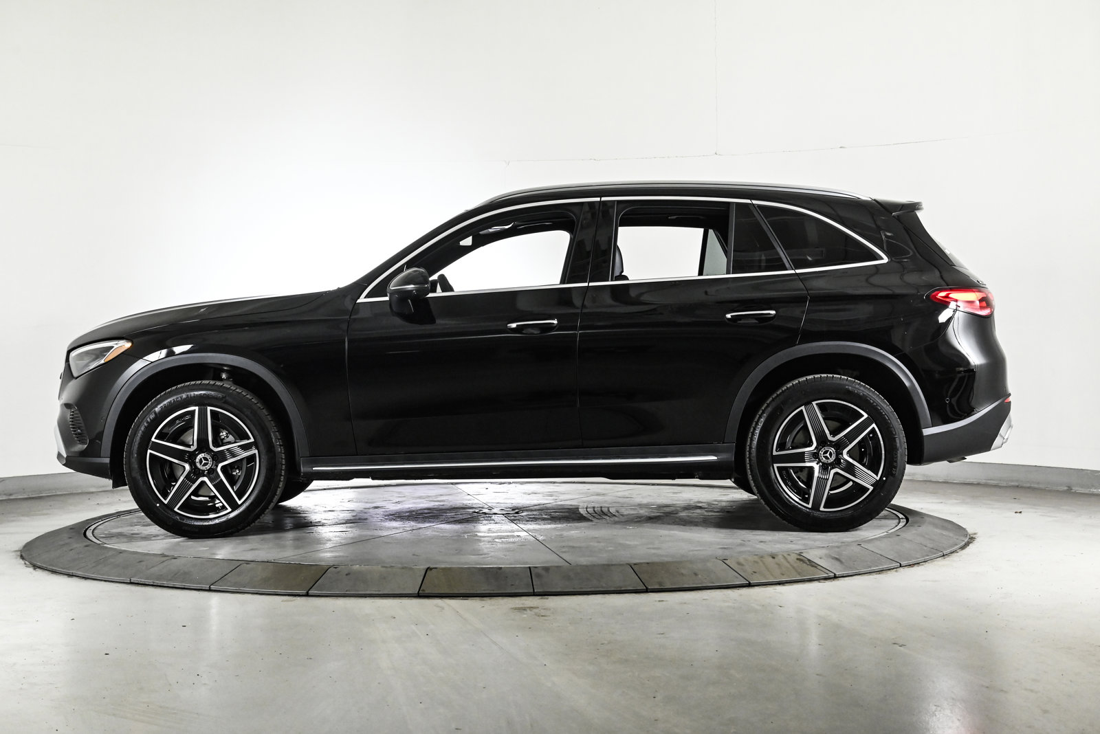 2026 MERCEDES-BENZ GLC-CLASS - Image 9