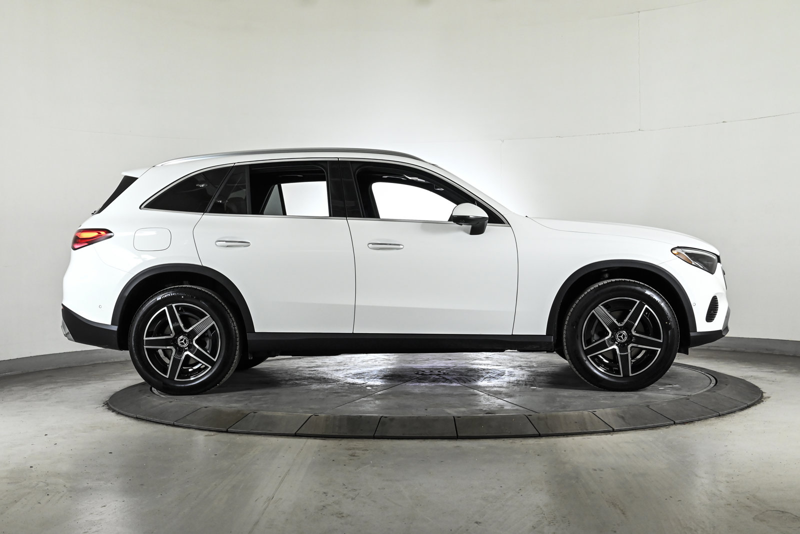 2026 MERCEDES-BENZ GLC-CLASS - Image 4