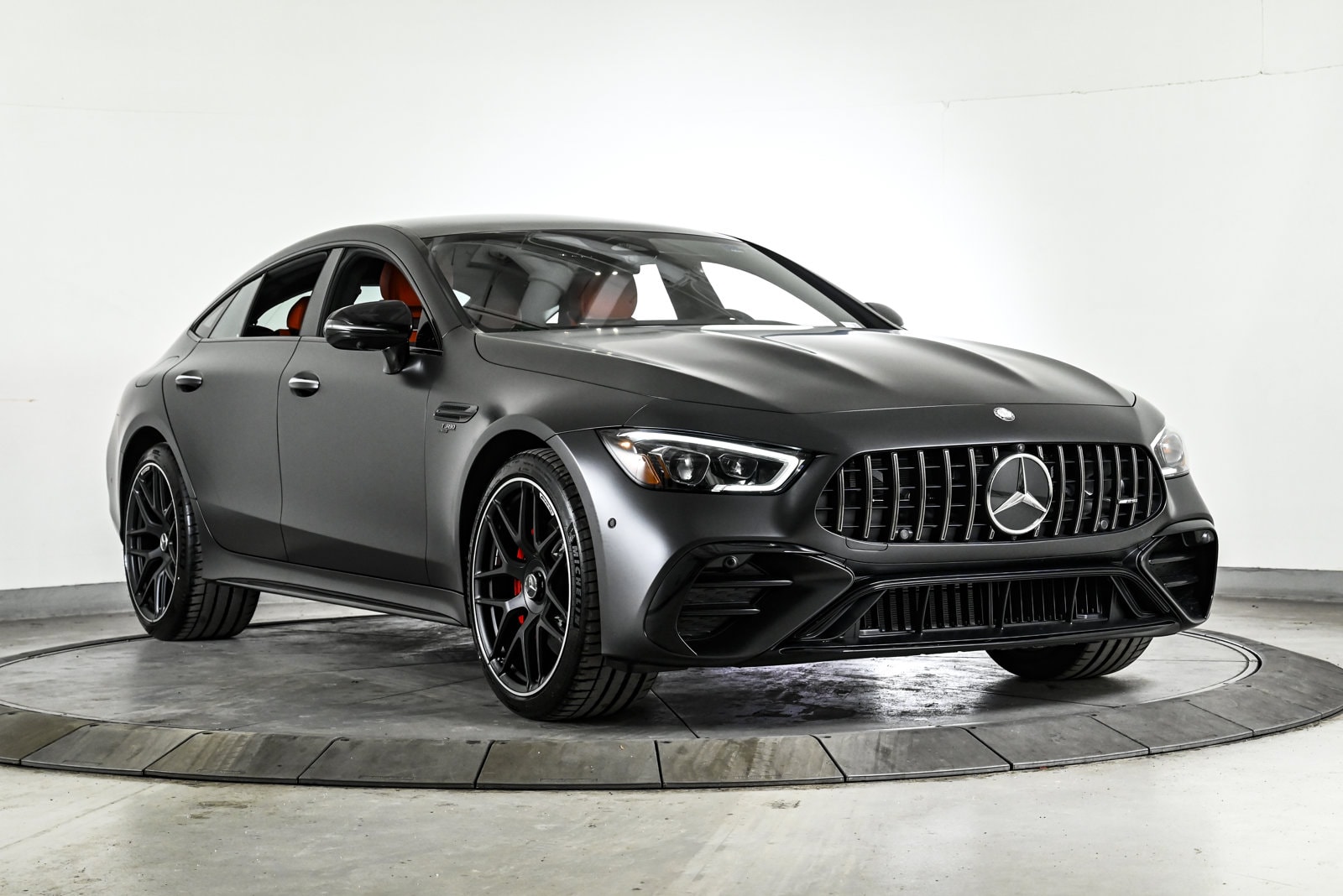 2026 MERCEDES BENZ AMG GT - Image 3