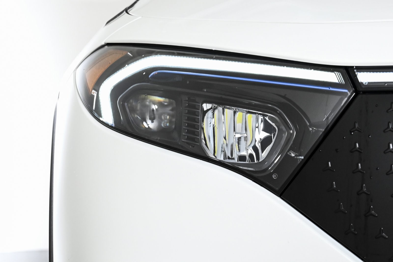 2025 MERCEDES-BENZ EQB-CLASS - Image 4