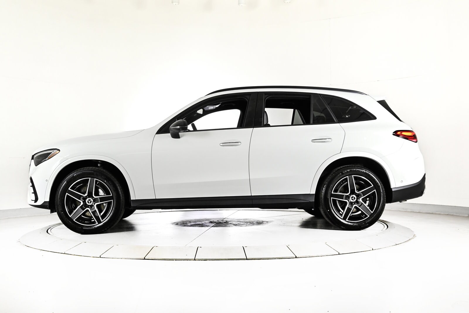 2026 MERCEDES-BENZ GLC-CLASS - Image 9