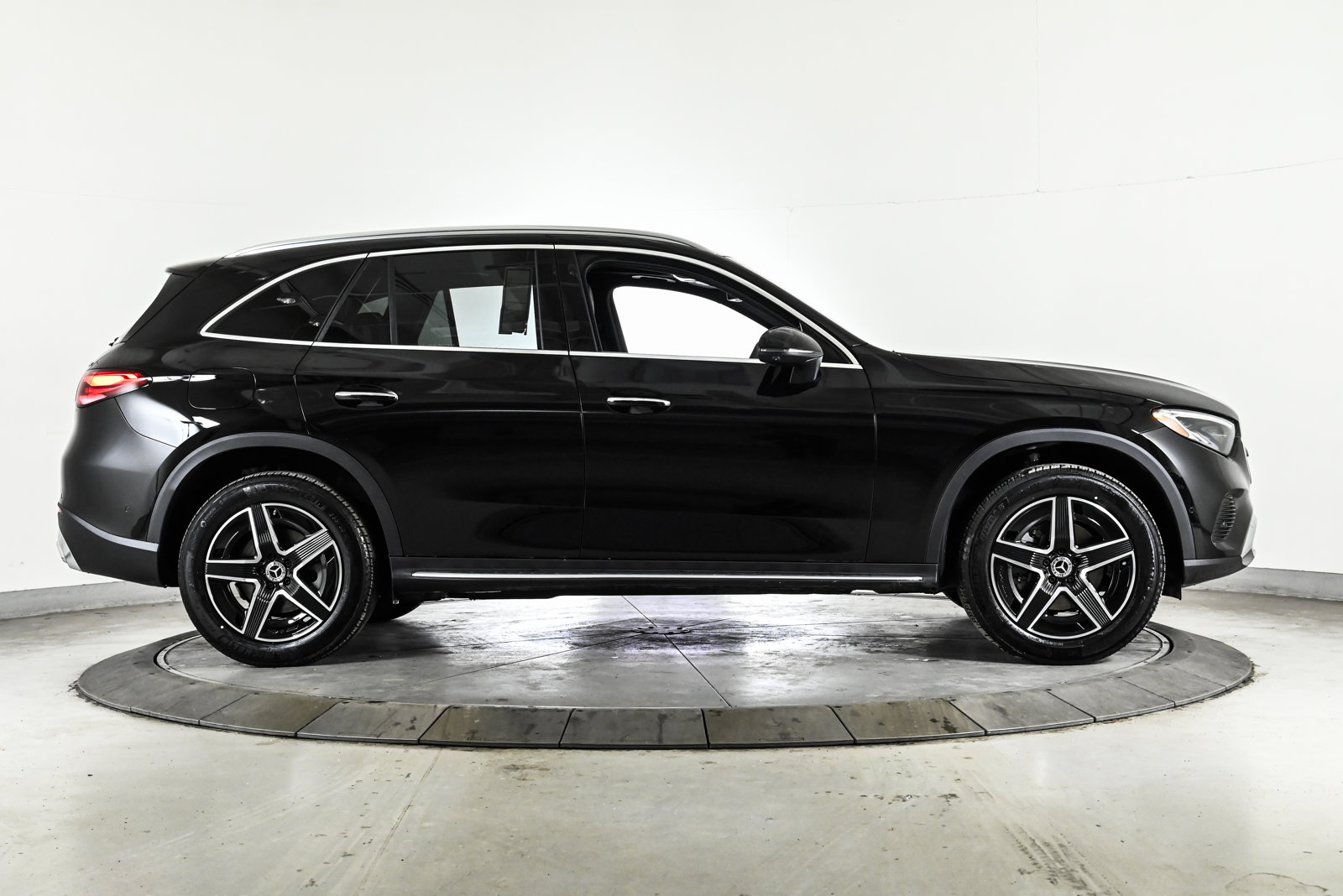 2026 MERCEDES-BENZ GLC-CLASS - Image 4
