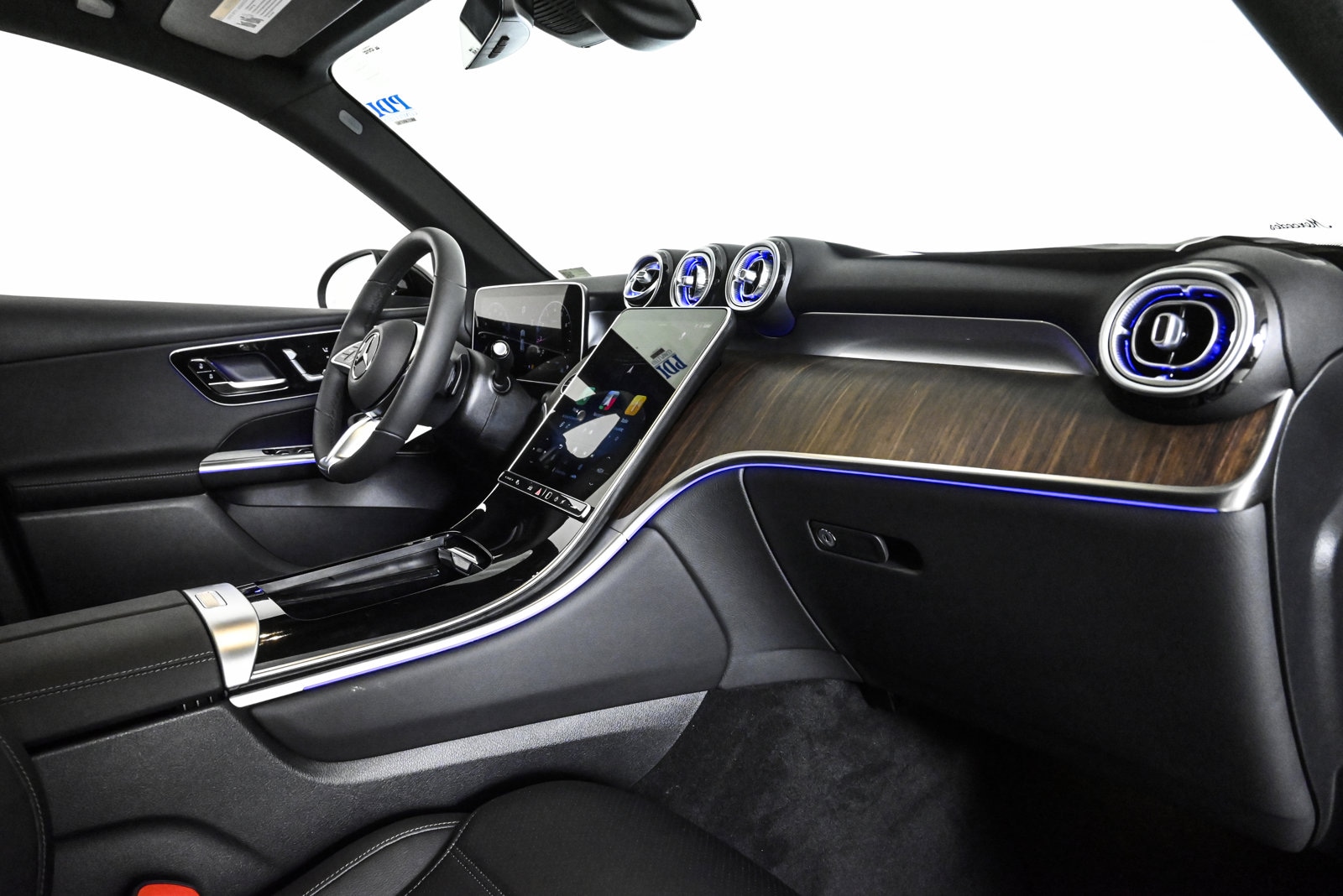 2026 MERCEDES-BENZ GLC-CLASS - Image 24