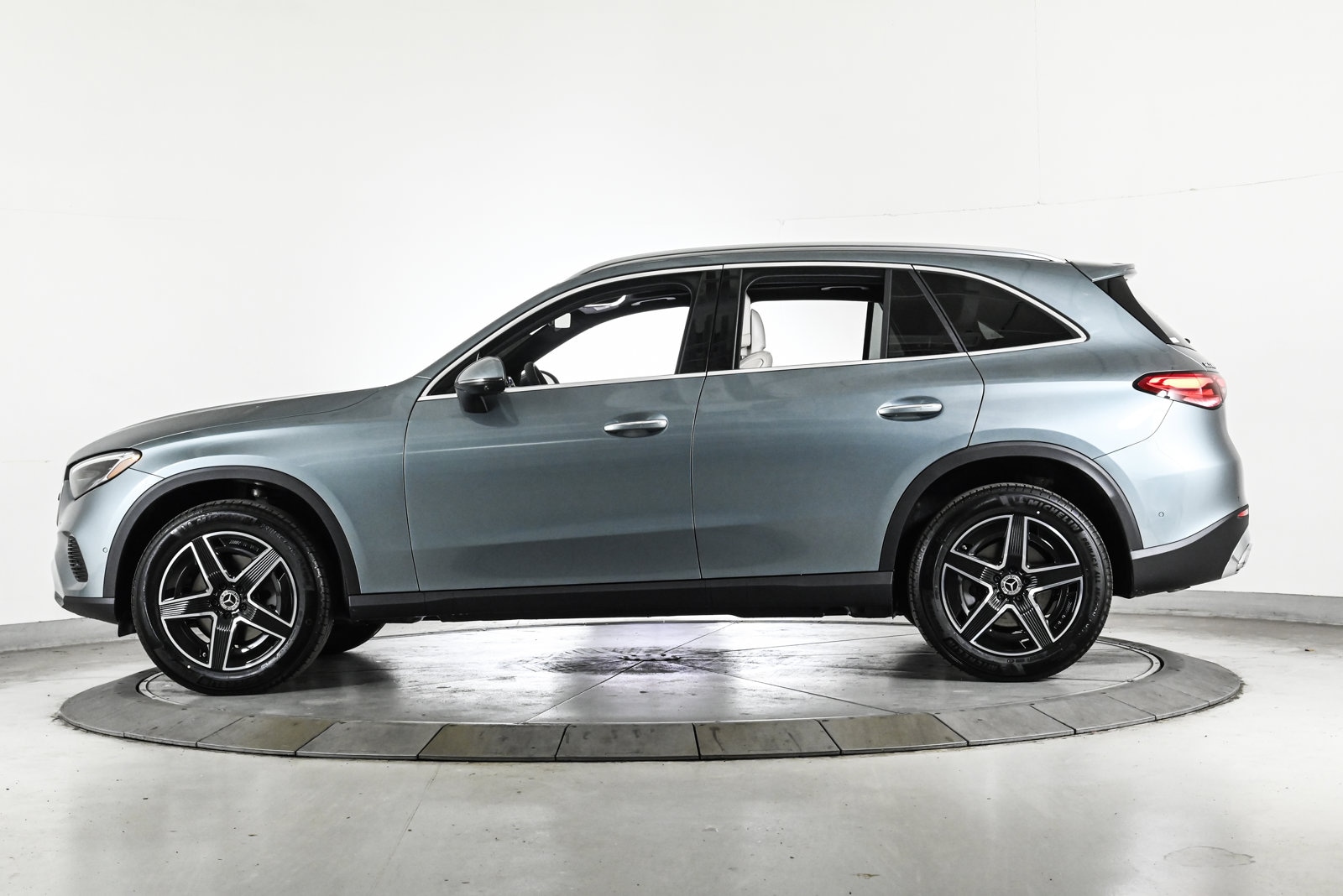 2026 MERCEDES-BENZ GLC-CLASS - Image 9