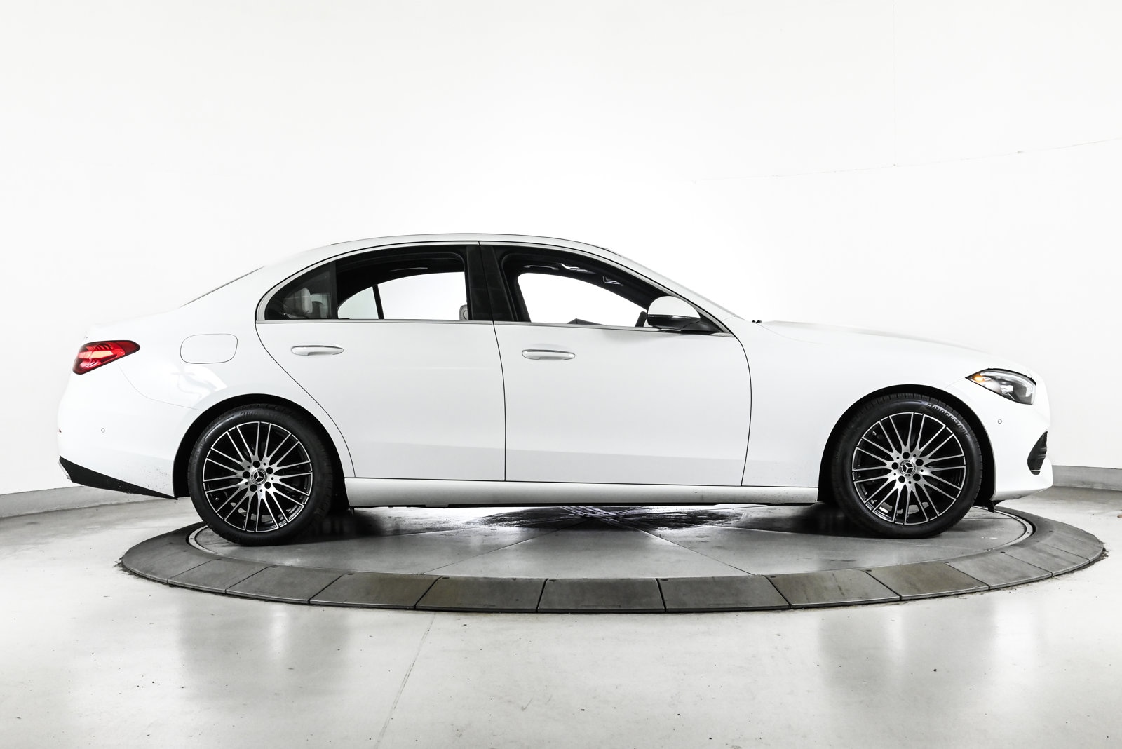 2025 MERCEDES-BENZ C-CLASS - Image 4