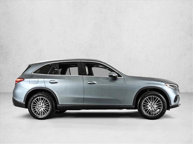 2026 Mercedes Benz GLC 300 4MATIC photo 4