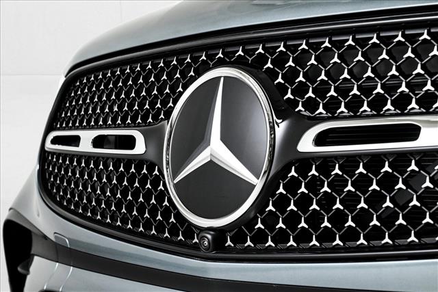 2026 Mercedes Benz GLC 350e 4MATIC photo 3