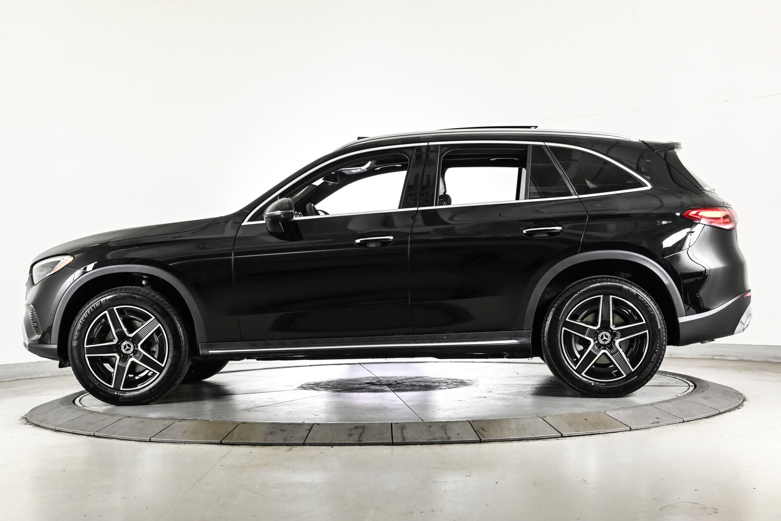 2026 MERCEDES-BENZ GLC-CLASS - Image 9