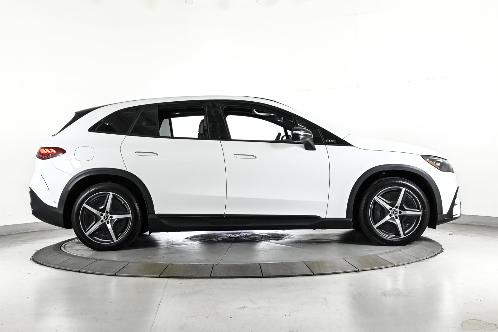 2024 MERCEDES-BENZ EQE-CLASS SUV - Image 4