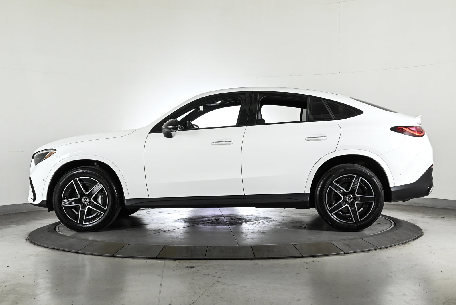 2025 MERCEDES-BENZ GLC-CLASS - Image 9