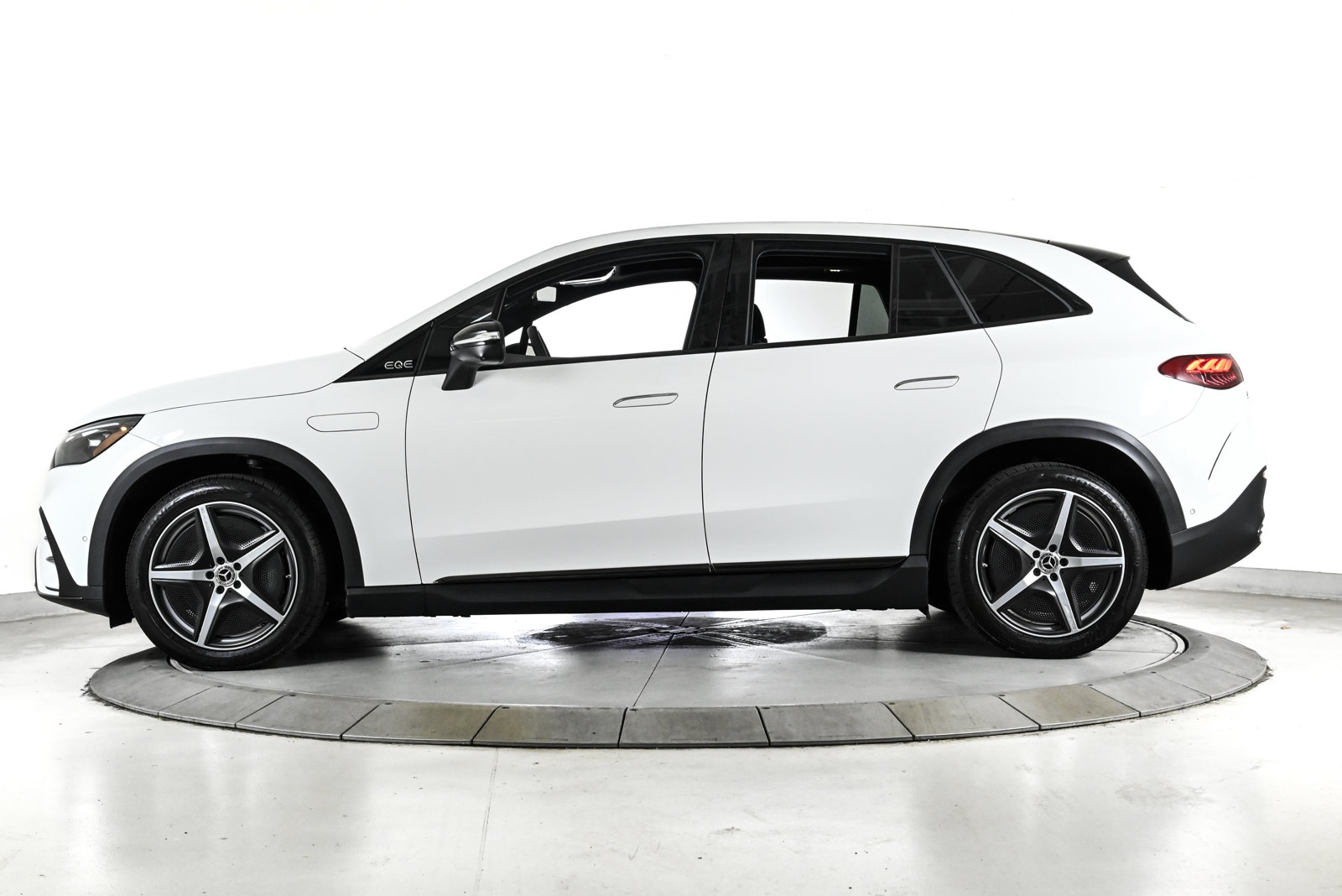 2024 MERCEDES-BENZ EQE-CLASS SUV - Image 9