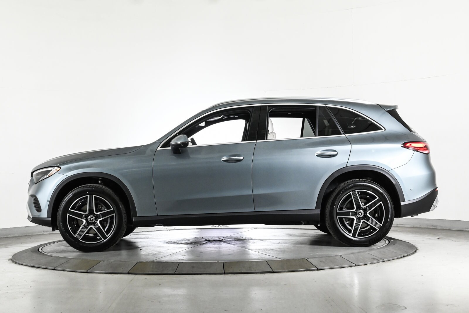 2026 MERCEDES-BENZ GLC-CLASS - Image 9