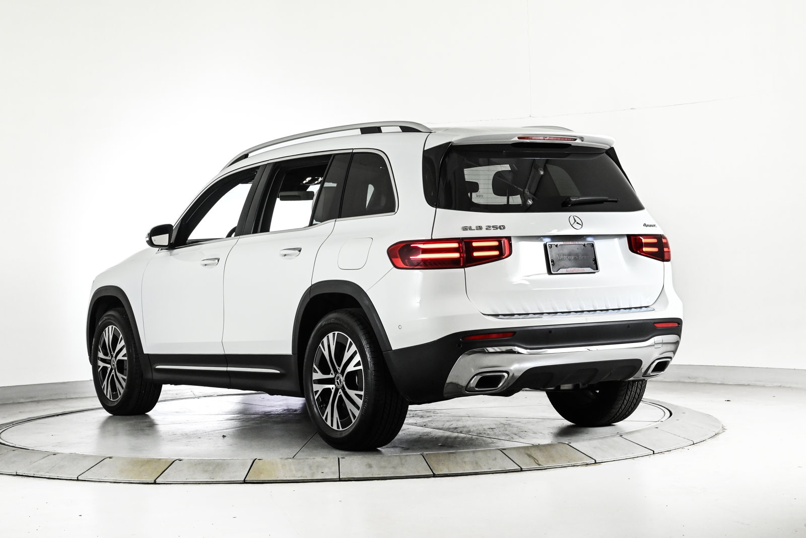 2025 MERCEDES-BENZ GLB-CLASS - Image 8