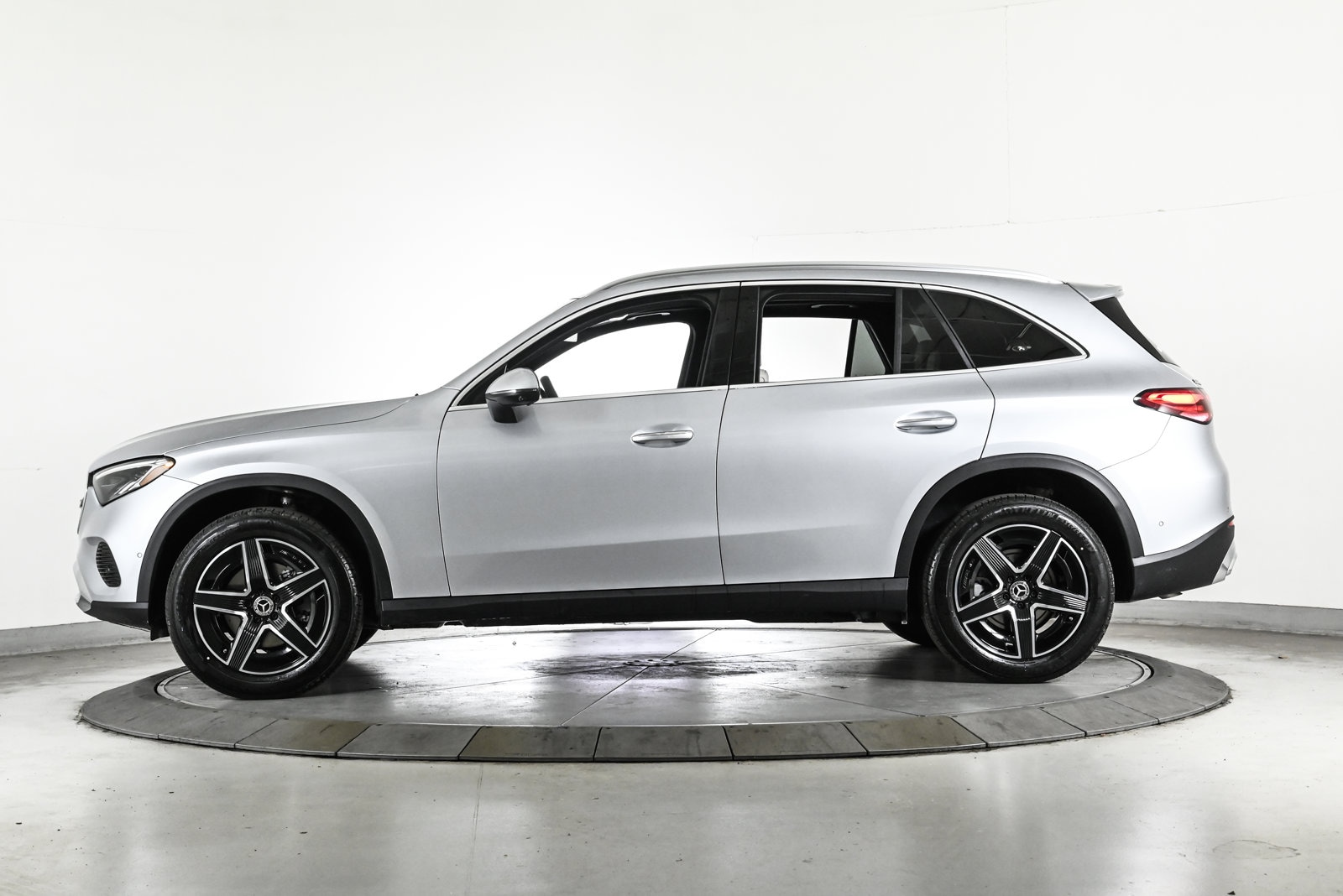 2026 MERCEDES-BENZ GLC-CLASS - Image 9