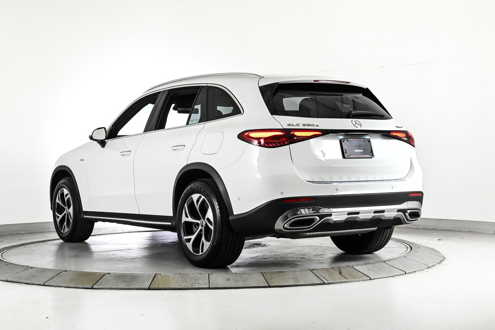 2025 MERCEDES-BENZ GLC-CLASS - Image 9