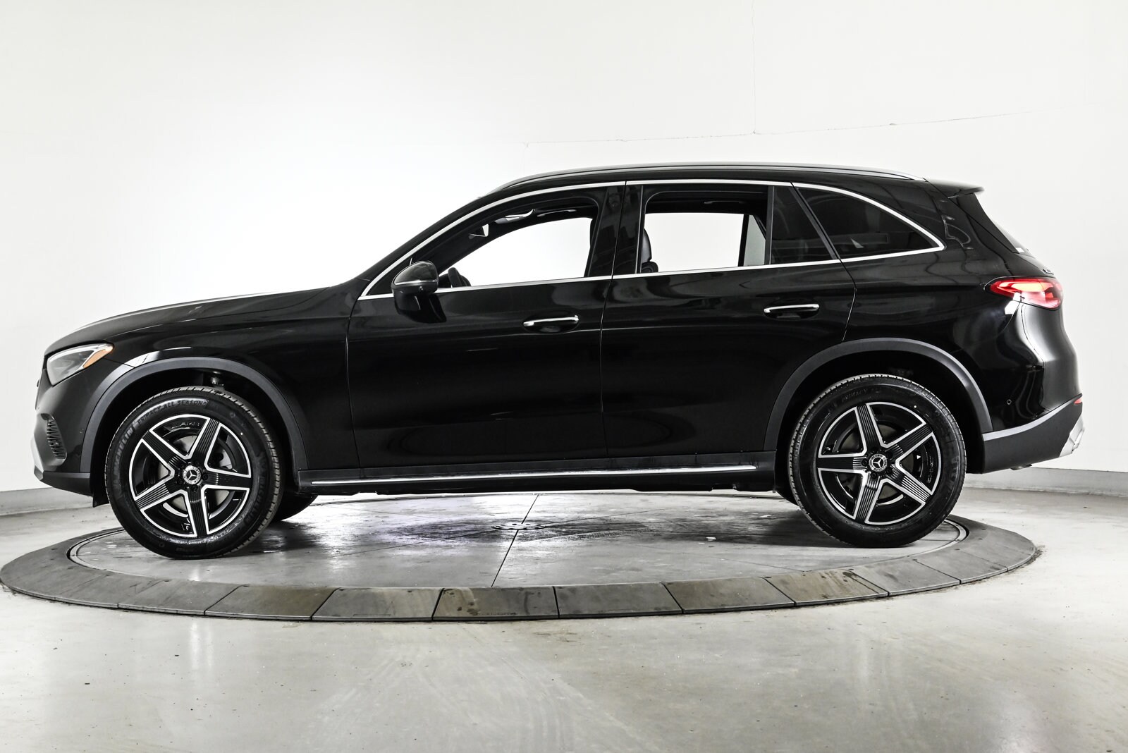 2026 MERCEDES-BENZ GLC-CLASS - Image 9