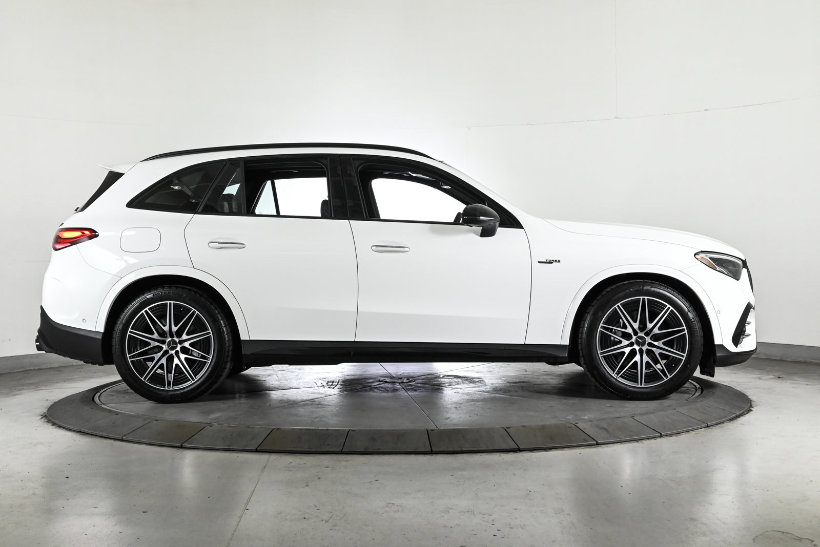 2025 MERCEDES-BENZ GLC-CLASS - Image 4