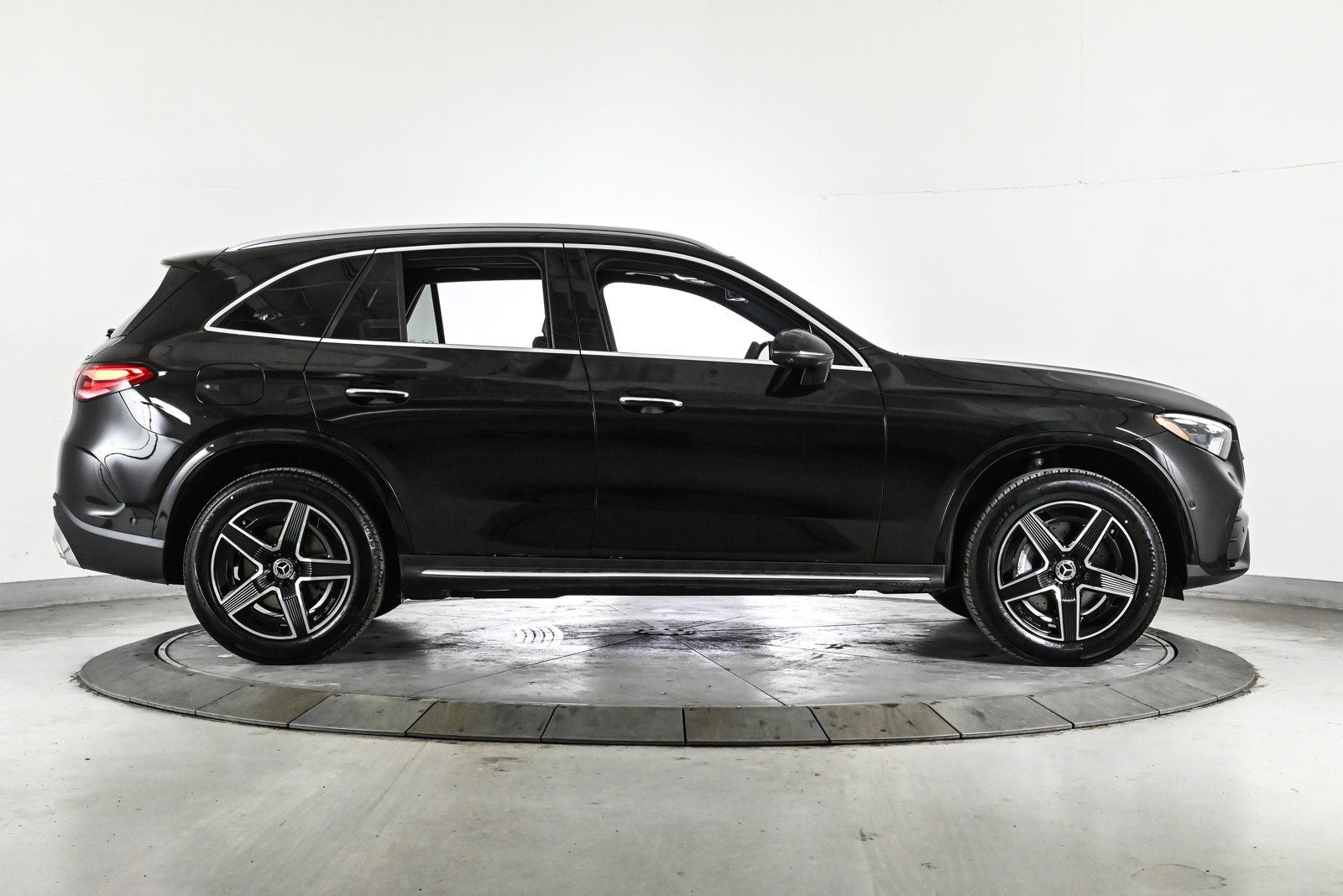 2026 MERCEDES-BENZ GLC-CLASS - Image 4