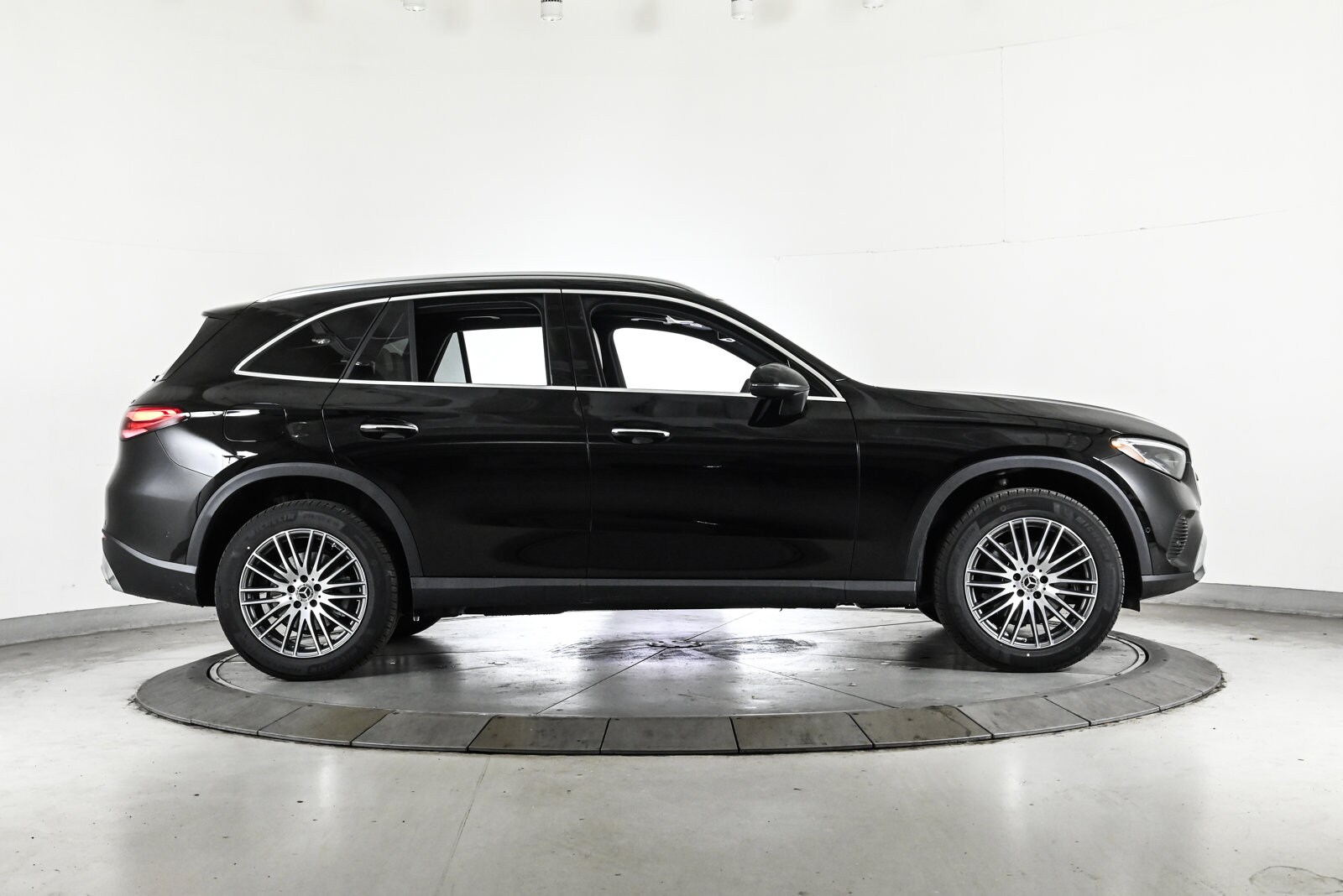 2026 MERCEDES-BENZ GLC-CLASS - Image 4