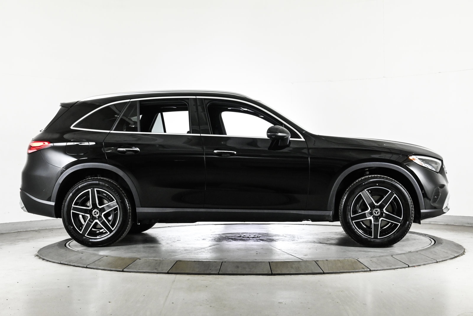 2026 MERCEDES-BENZ GLC-CLASS - Image 4