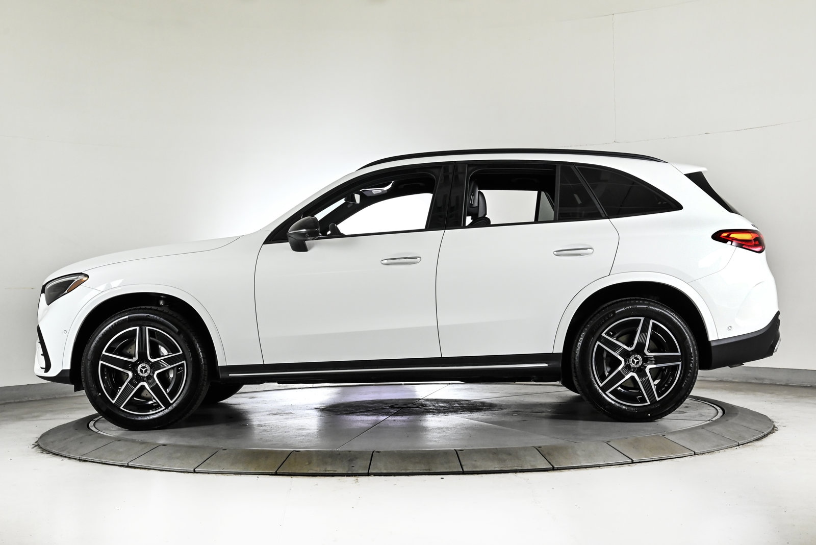 2026 MERCEDES-BENZ GLC-CLASS - Image 9