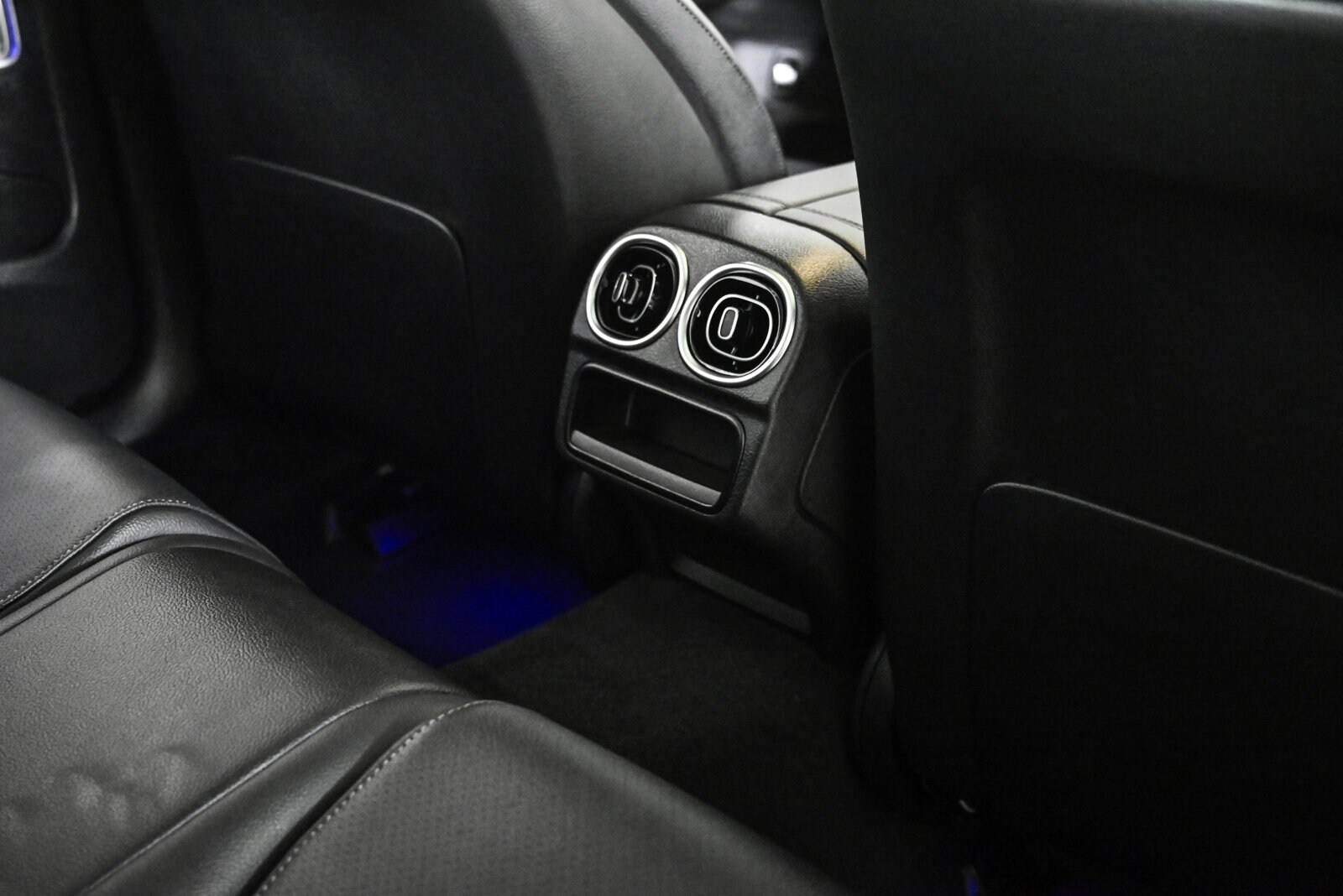 2025 MERCEDES-BENZ C-CLASS - Image 19