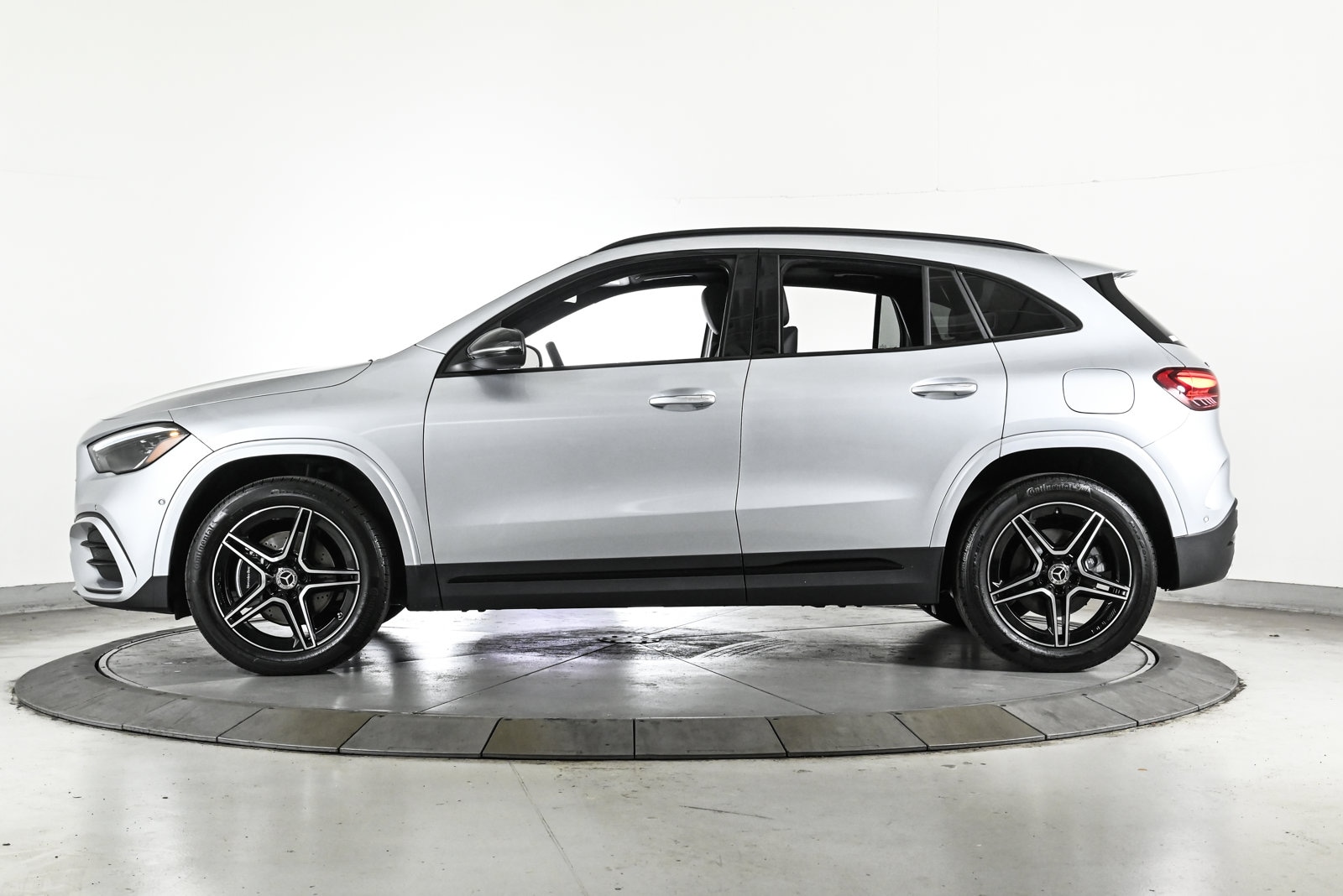 2024 MERCEDES-BENZ GLA-CLASS - Image 9