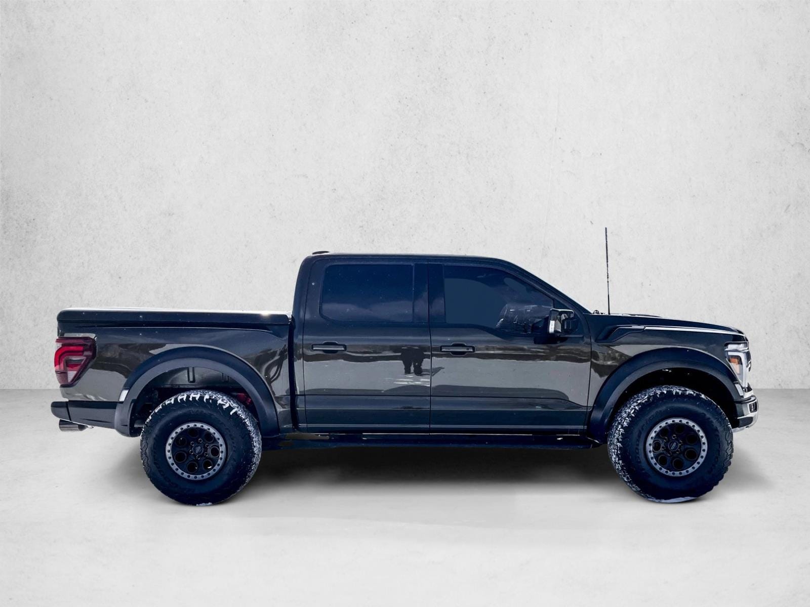 2025 FORD F-150 - Image 4