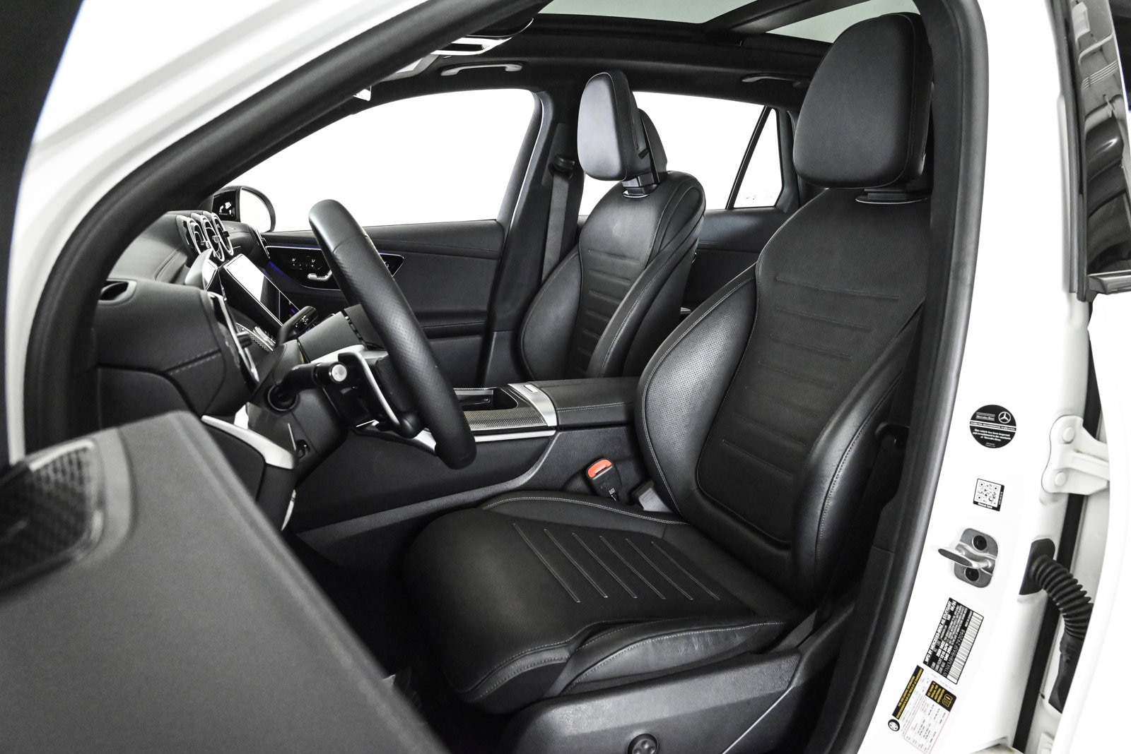 2025 MERCEDES-BENZ GLC-CLASS - Image 18