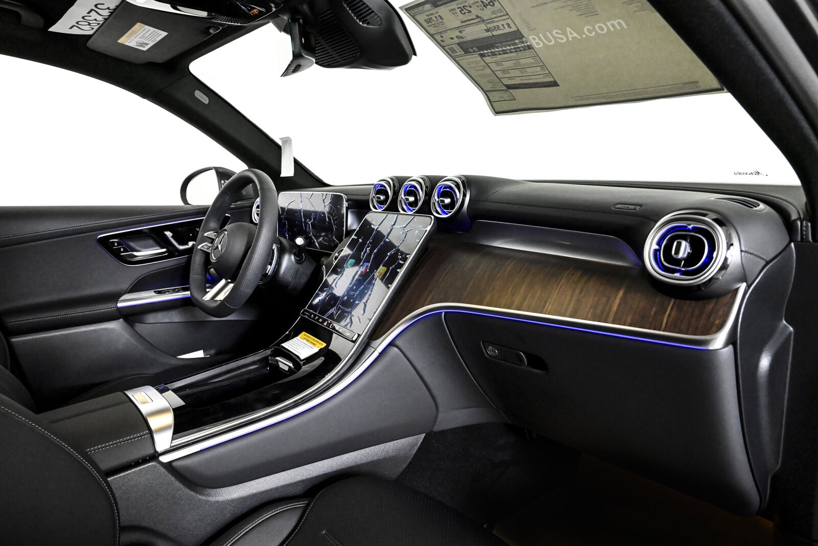 2025 MERCEDES-BENZ GLC-CLASS - Image 9