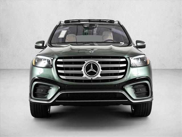 2026 Mercedes Benz GLS 580 4MATIC photo 2