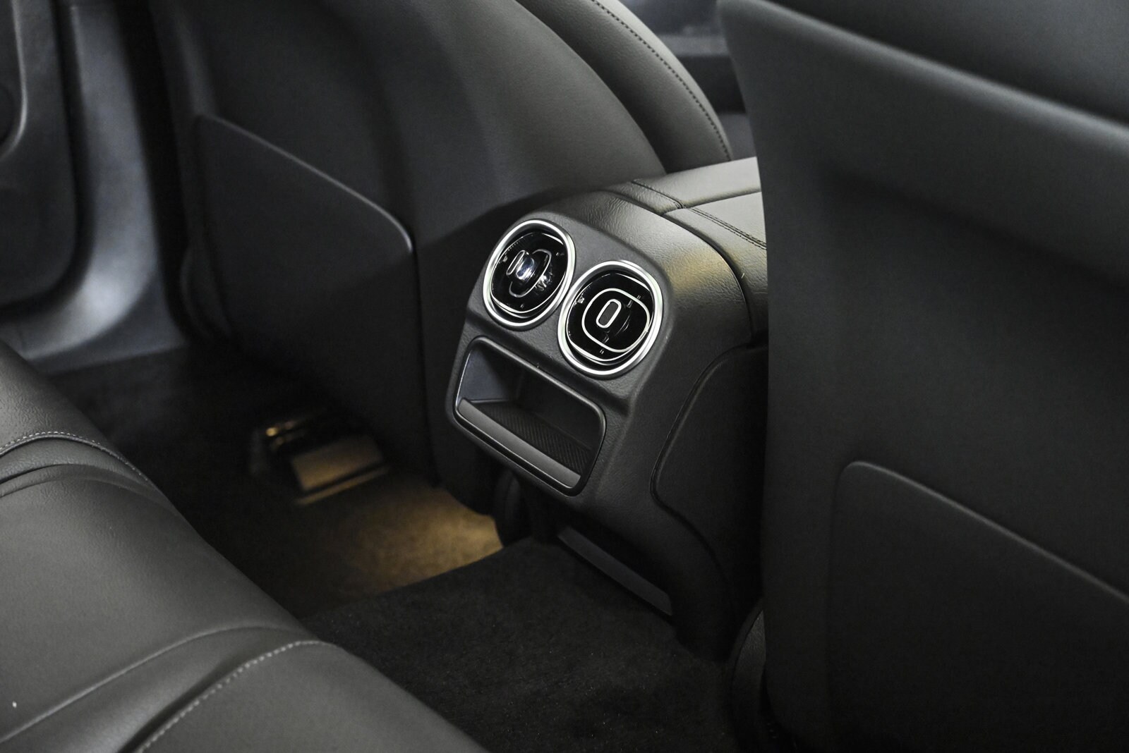 2026 MERCEDES-BENZ C-CLASS - Image 19