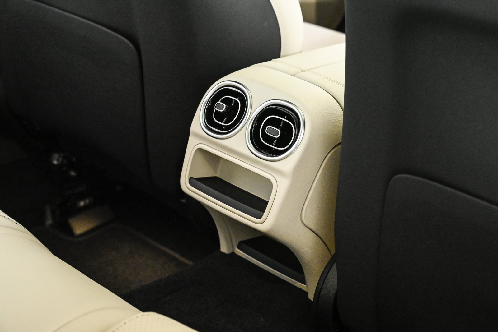 2025 MERCEDES-BENZ C-CLASS - Image 19