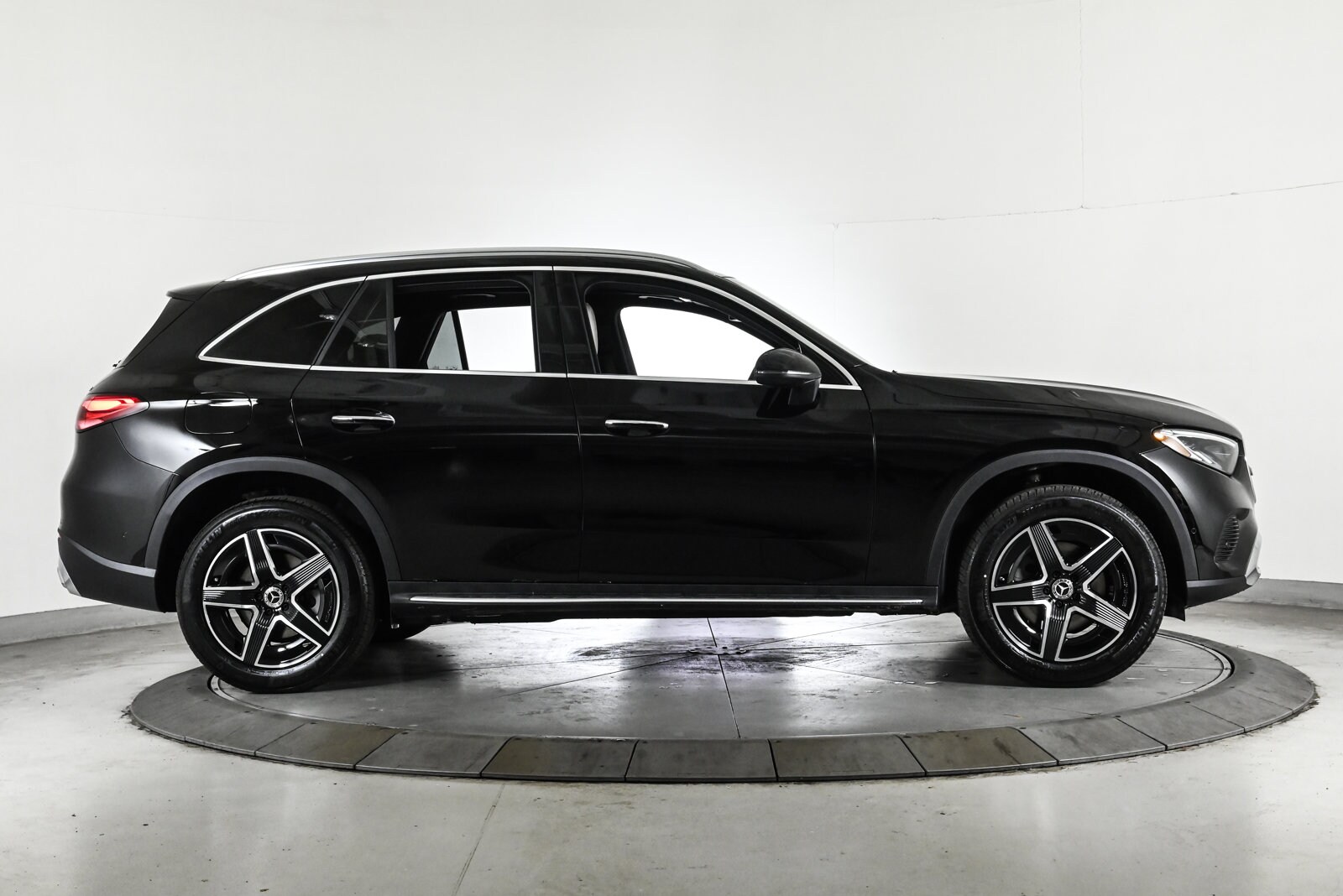 2026 MERCEDES-BENZ GLC-CLASS - Image 4