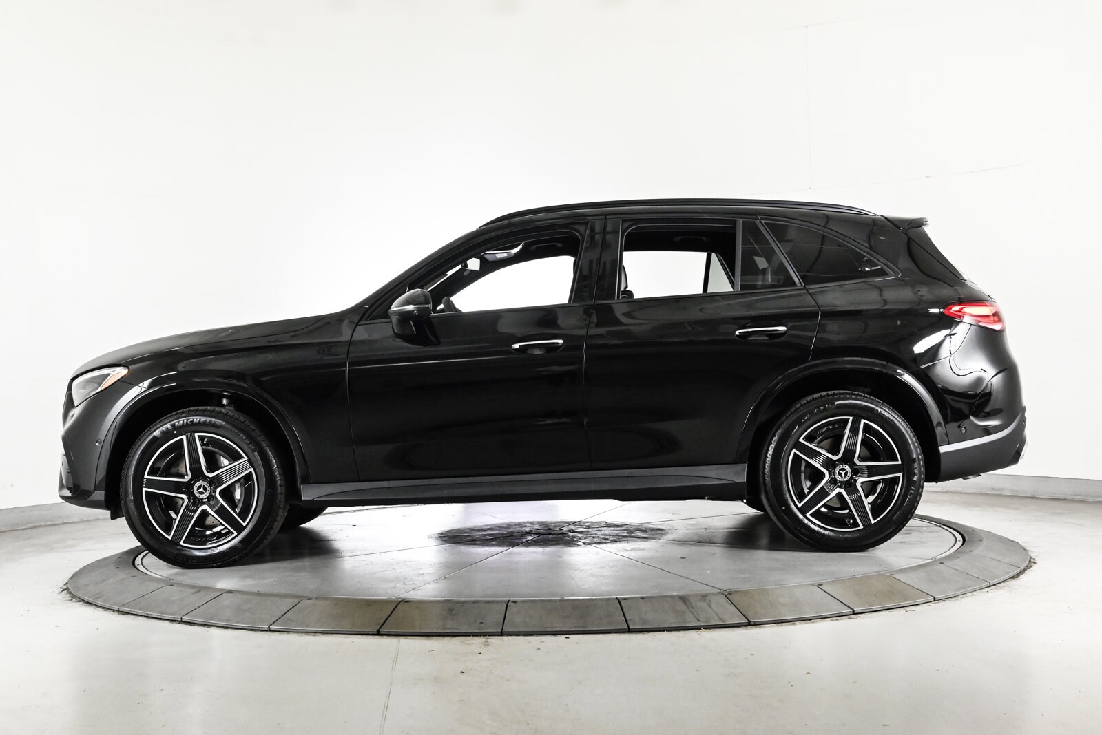 2026 MERCEDES-BENZ GLC-CLASS - Image 8