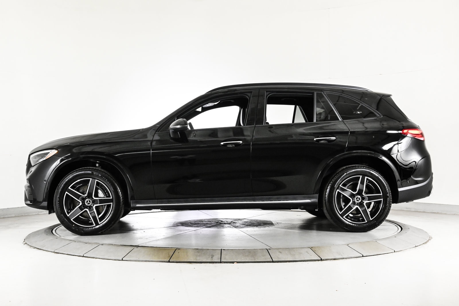 2026 MERCEDES-BENZ GLC-CLASS - Image 9