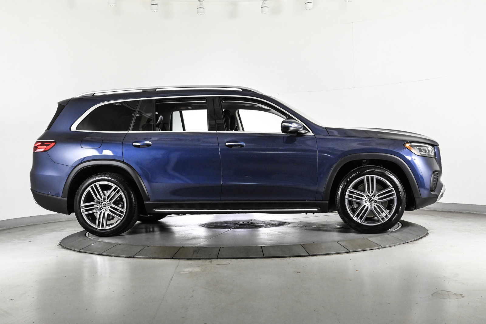 2026 MERCEDES-BENZ GLS-CLASS - Image 4