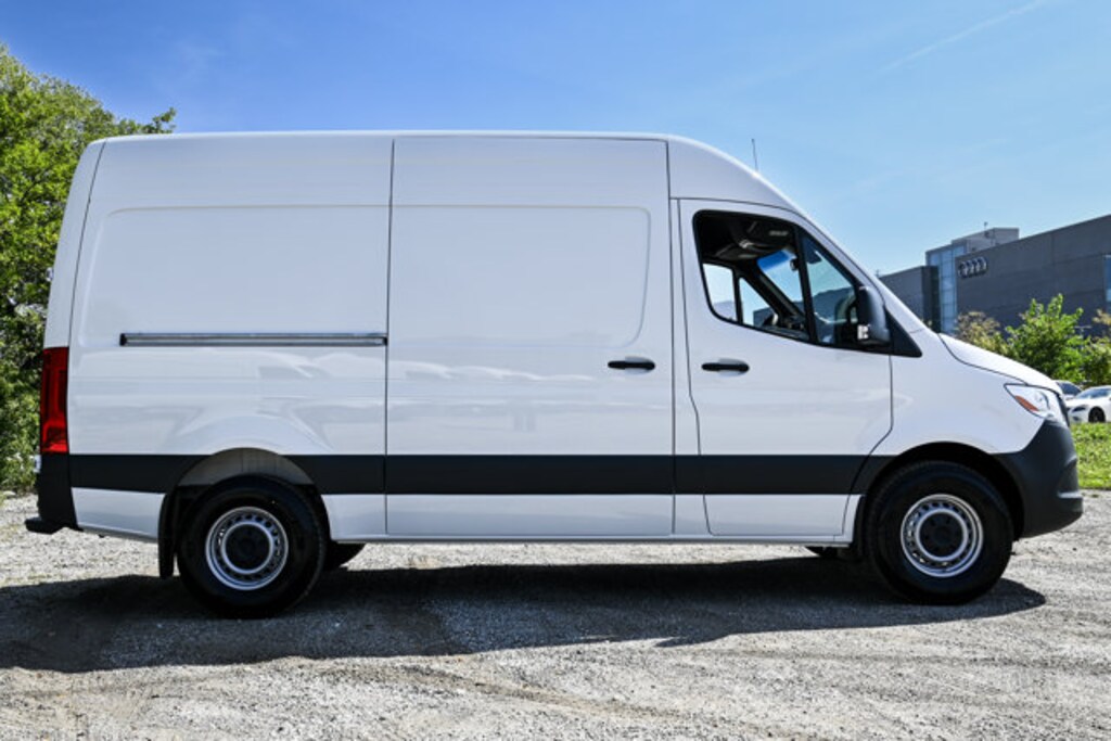 New 2025 Mercedes-Benz Sprinter Cargo Van 2500 Standard Roof I4 Diesel 144" RWD Van Cargo Van