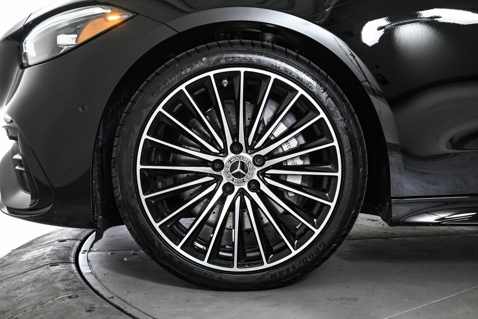 2025 MERCEDES-BENZ C-CLASS - Image 26