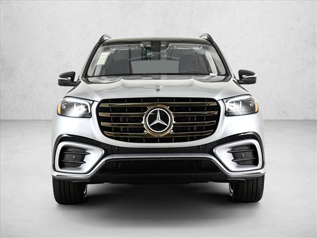 2026 Mercedes Benz GLS 450 4MATIC photo 2