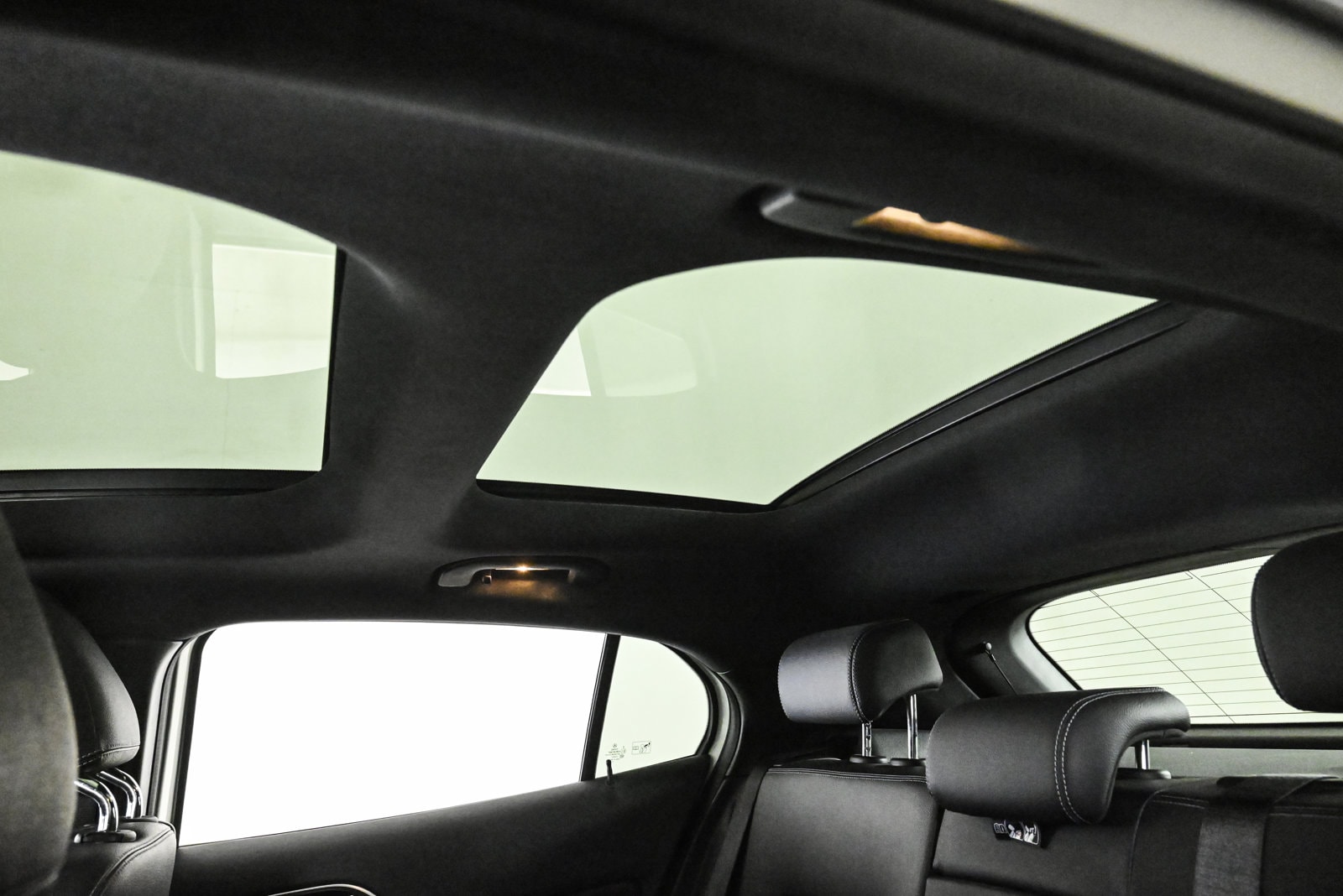 2016 MERCEDES-BENZ GLA-CLASS - Image 21