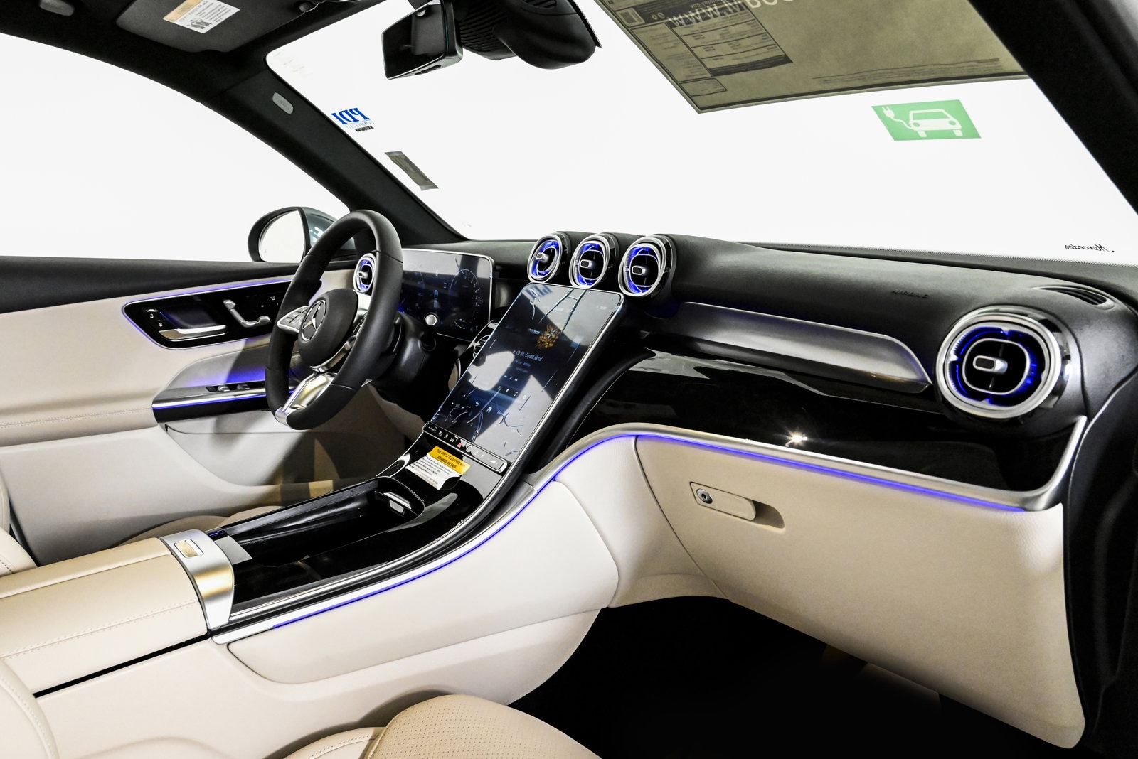 2025 MERCEDES-BENZ GLC-CLASS - Image 9